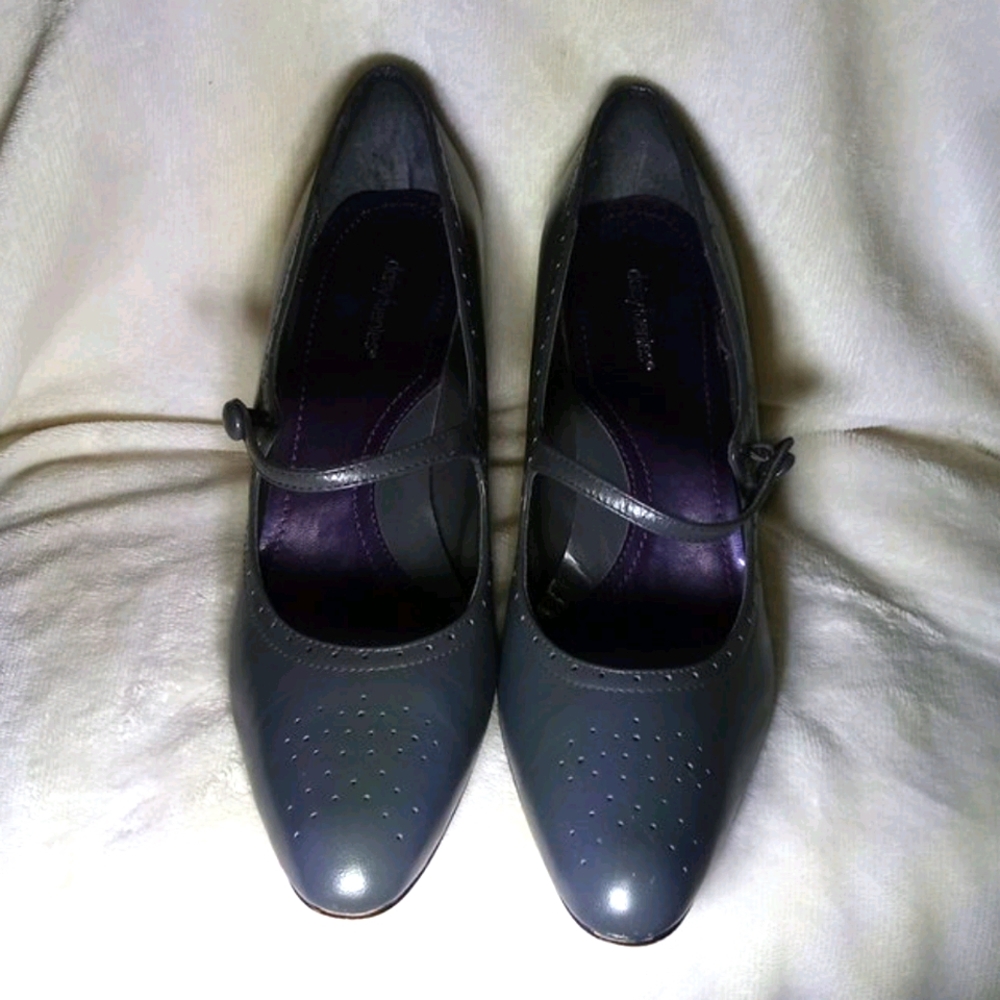 Daisy Fuentes Strappy Pumps